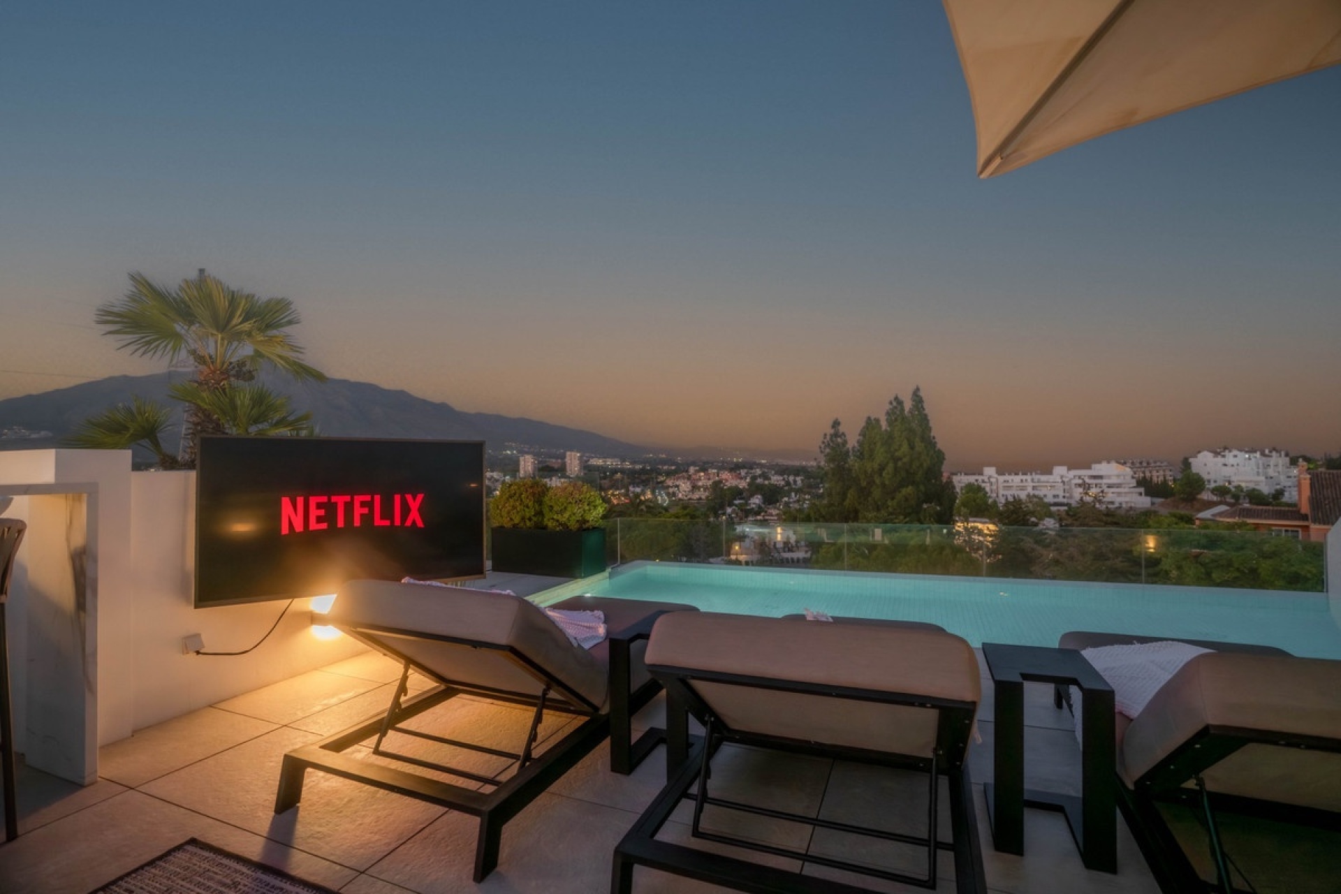 Resale - Villa - Marbella - Nueva Andalucía