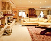 Resale - Villa - Marbella - Puerto Banús