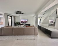 Resale - Villa - Marbella - Puerto Banús
