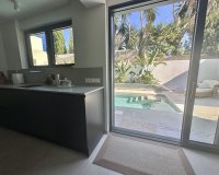Resale - Villa - Marbella - Puerto Banús