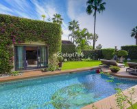 Resale - Villa - Marbella - Puerto Banús