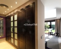 Resale - Villa - Marbella - Puerto Banús