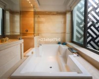 Resale - Villa - Marbella - Puerto Banús