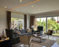 Resale - Villa - Marbella - Puerto Banús