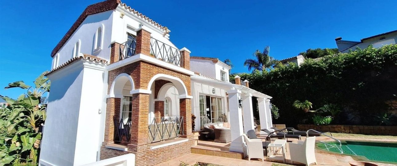 Resale - Villa - Marbella - Puerto Banús