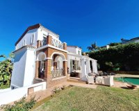 Resale - Villa - Marbella - Puerto Banús