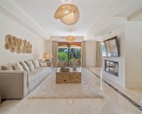 Resale - Villa - Marbella - Puerto Banús