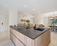 Resale - Villa - Marbella - Puerto Banús