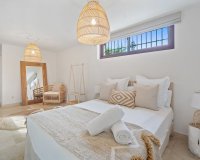 Resale - Villa - Marbella - Puerto Banús