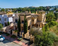 Resale - Villa - Marbella - Puerto Banús