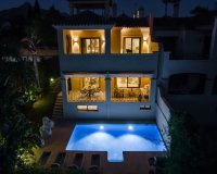 Resale - Villa - Marbella - Puerto Banús