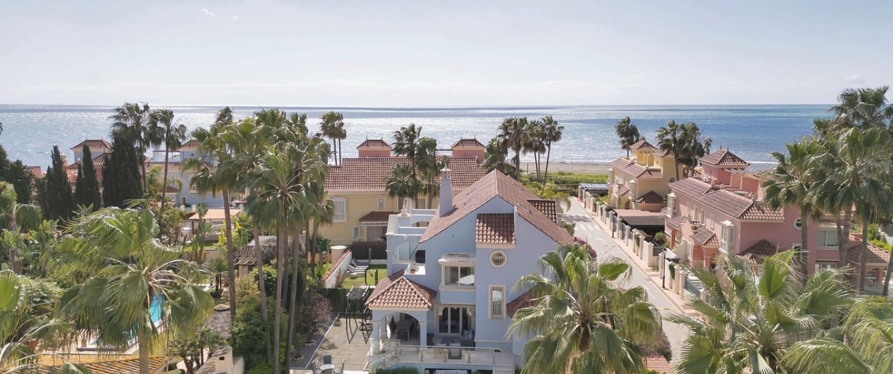 Resale - Villa - Marbella - Puerto Banús