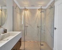 Resale - Villa - Marbella - Puerto Banús