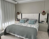 Resale - Villa - Marbella - Puerto Banús