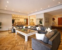 Resale - Villa - Marbella - Puerto Banús