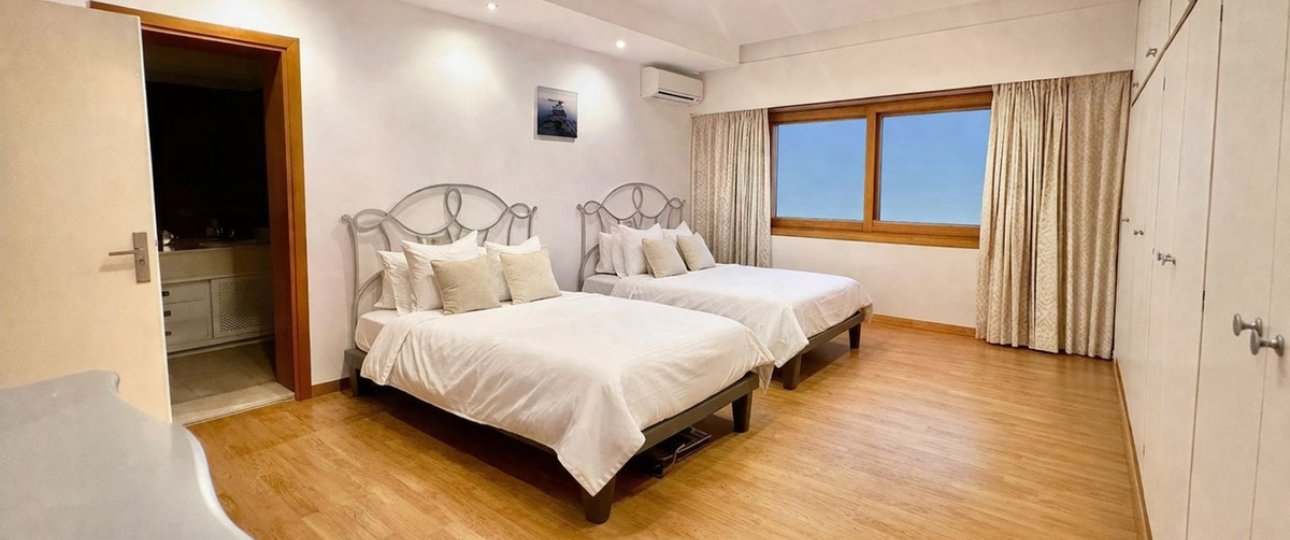 Resale - Villa - Marbella - Puerto Banús