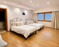 Resale - Villa - Marbella - Puerto Banús