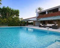 Resale - Villa - Marbella - Puerto Banús