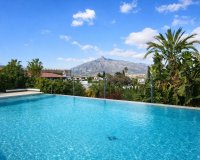 Resale - Villa - Marbella - Puerto Banús