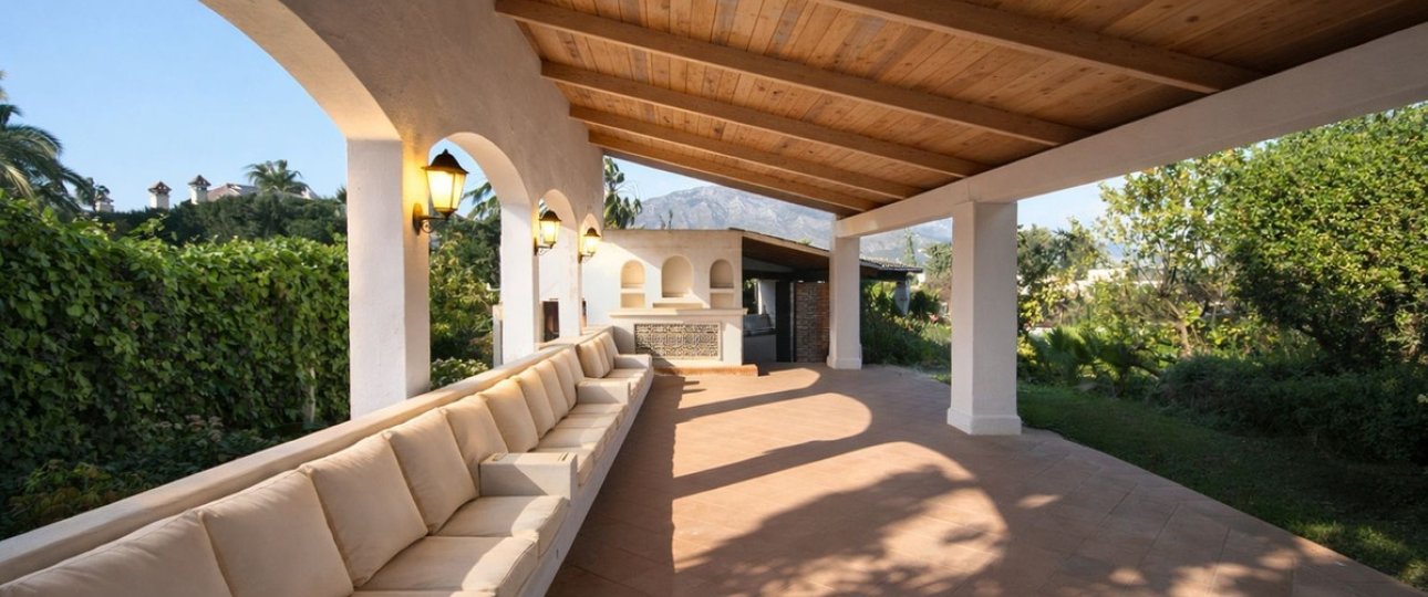 Resale - Villa - Marbella - Puerto Banús