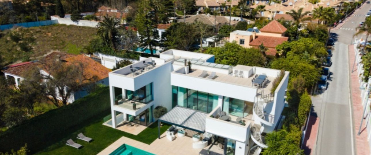 Resale - Villa - Marbella - Puerto Banús
