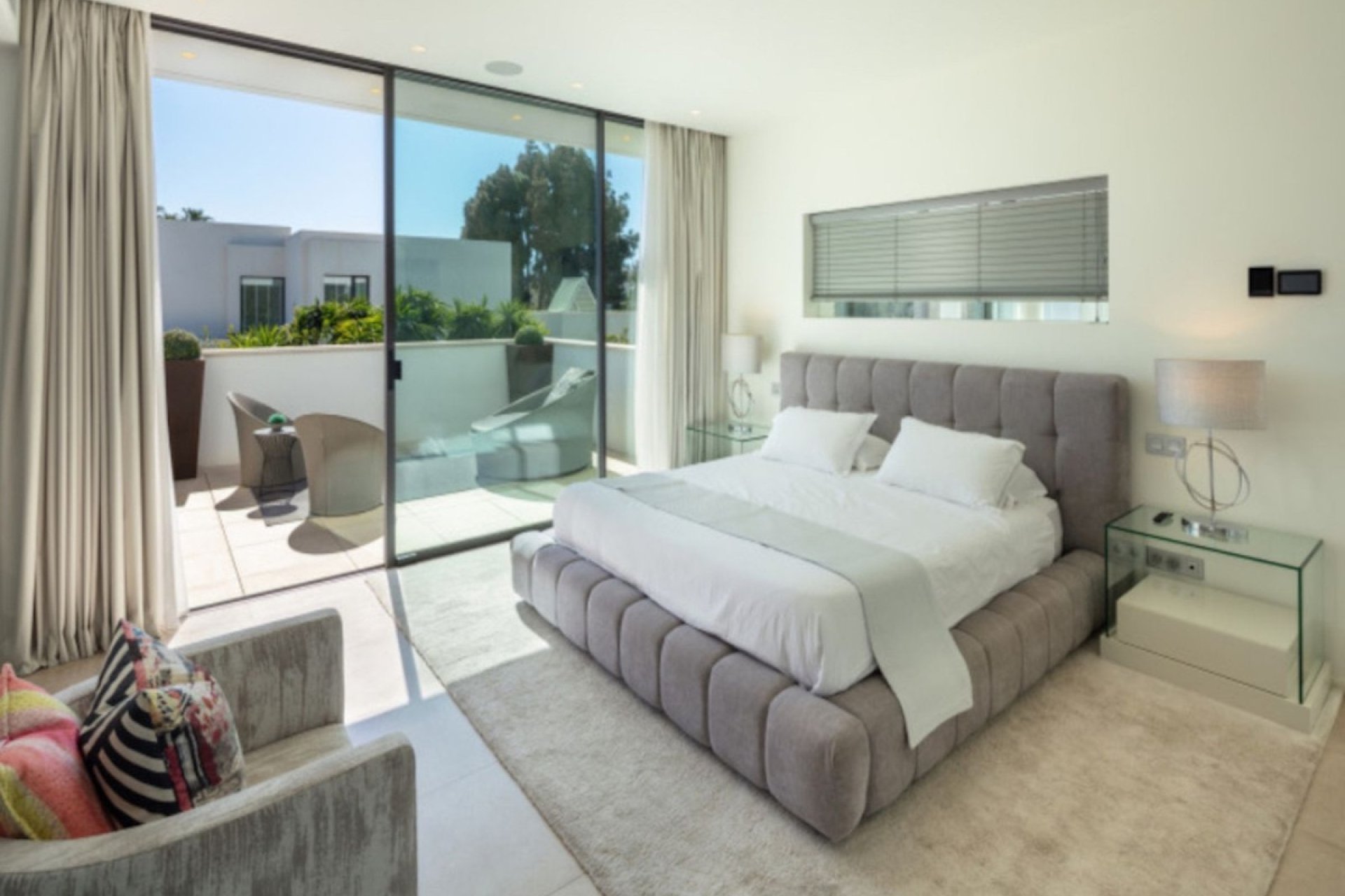 Resale - Villa - Marbella - Puerto Banús