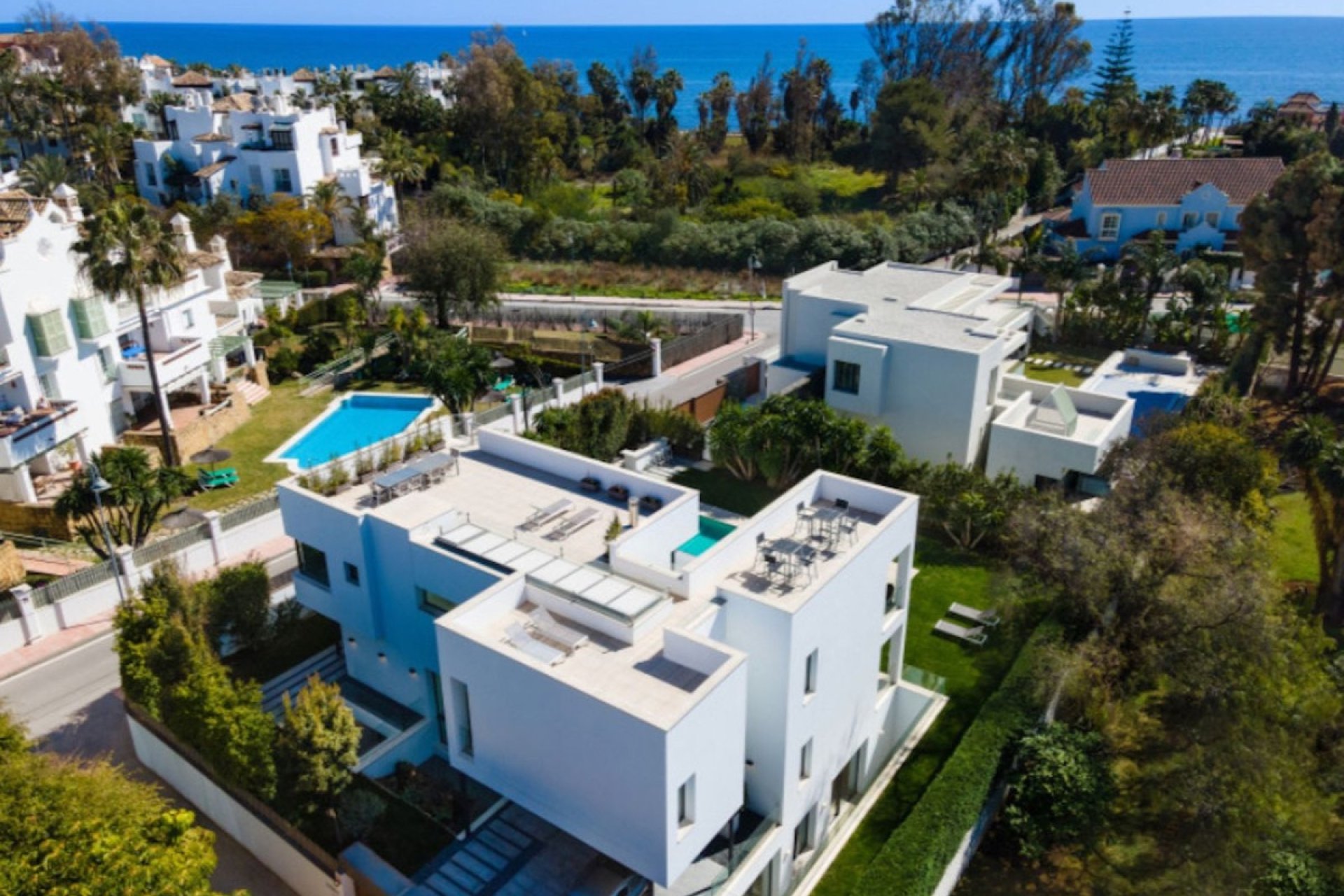 Resale - Villa - Marbella - Puerto Banús