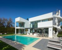 Resale - Villa - Marbella - Puerto Banús
