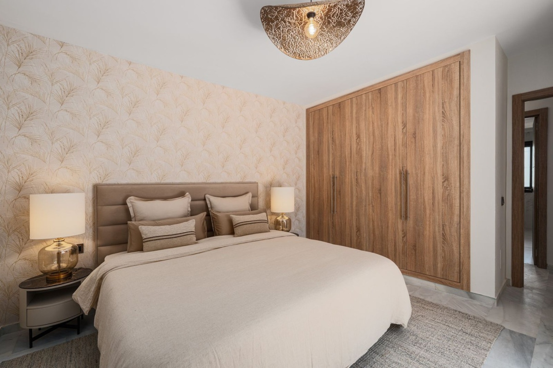 Resale - Villa - Marbella - Puerto Banús