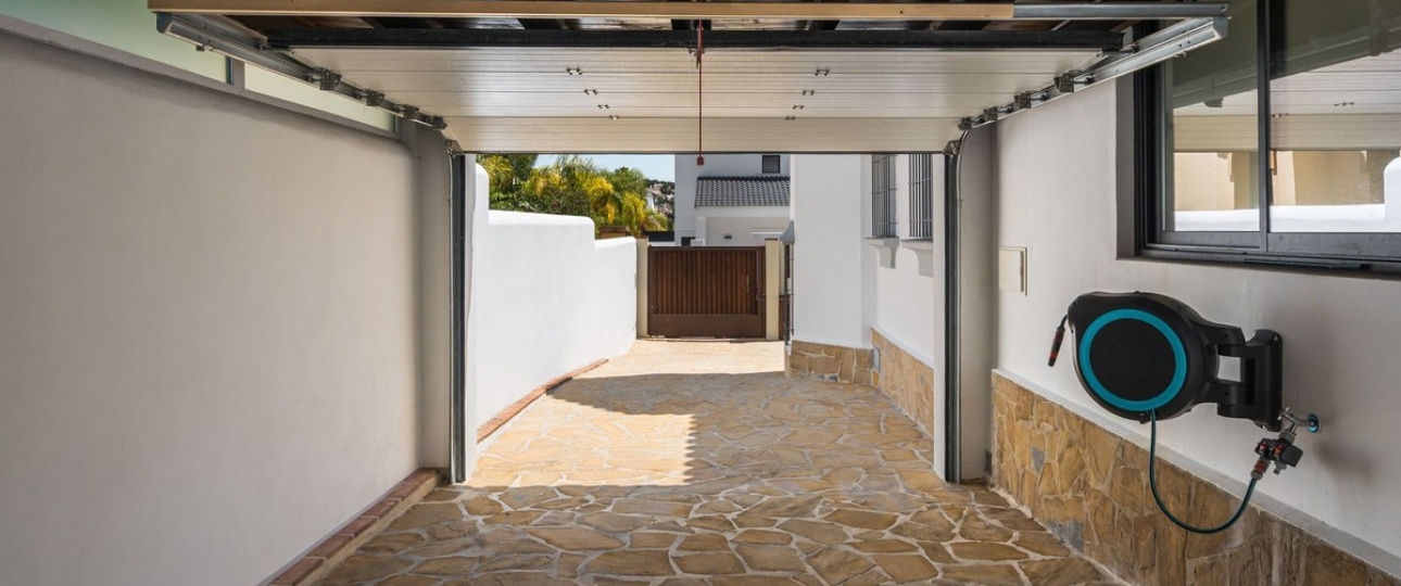 Resale - Villa - Marbella - Puerto Banús