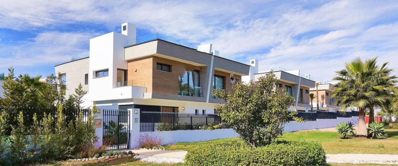 Resale - Villa - Marbella - Puerto Banús