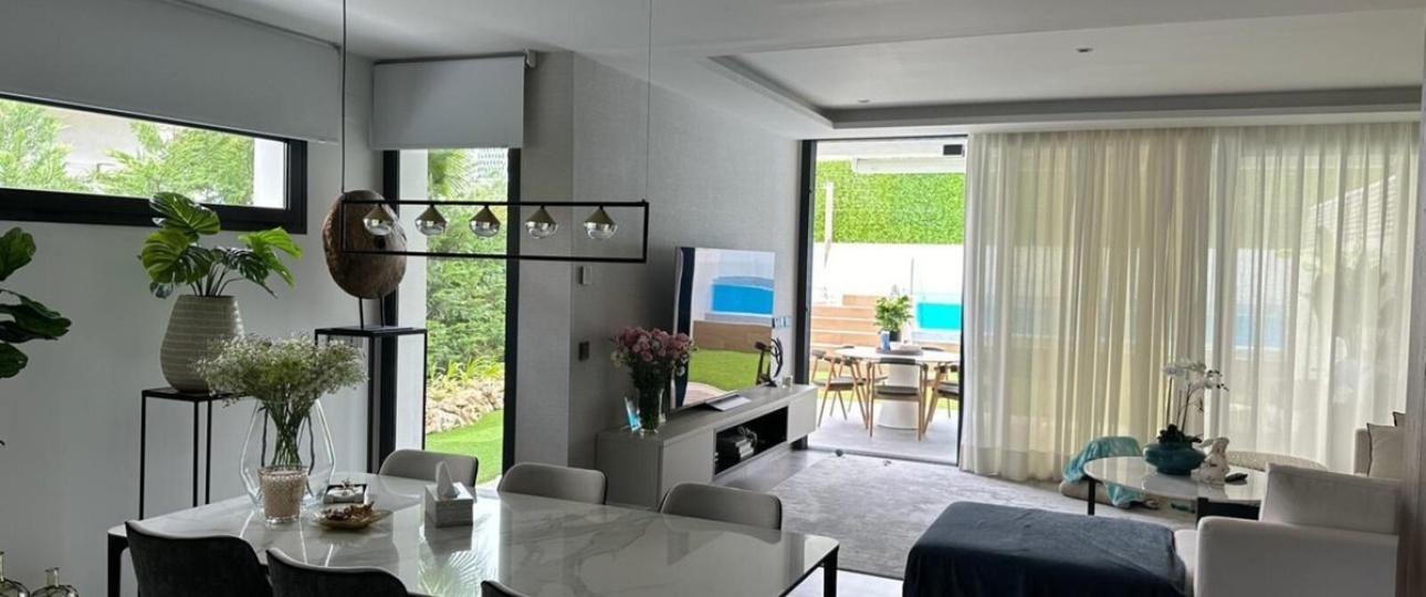 Resale - Villa - Marbella - Puerto Banús