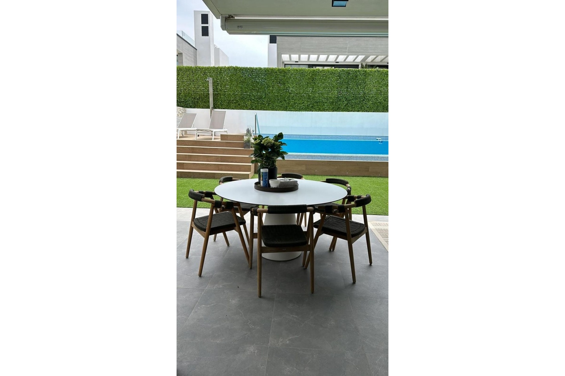 Resale - Villa - Marbella - Puerto Banús