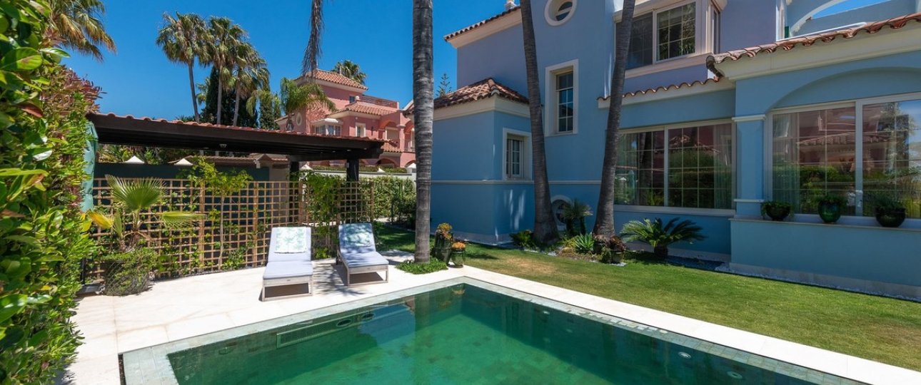 Resale - Villa - Marbella - Puerto Banús