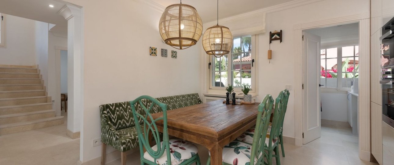 Resale - Villa - Marbella - Puerto Banús