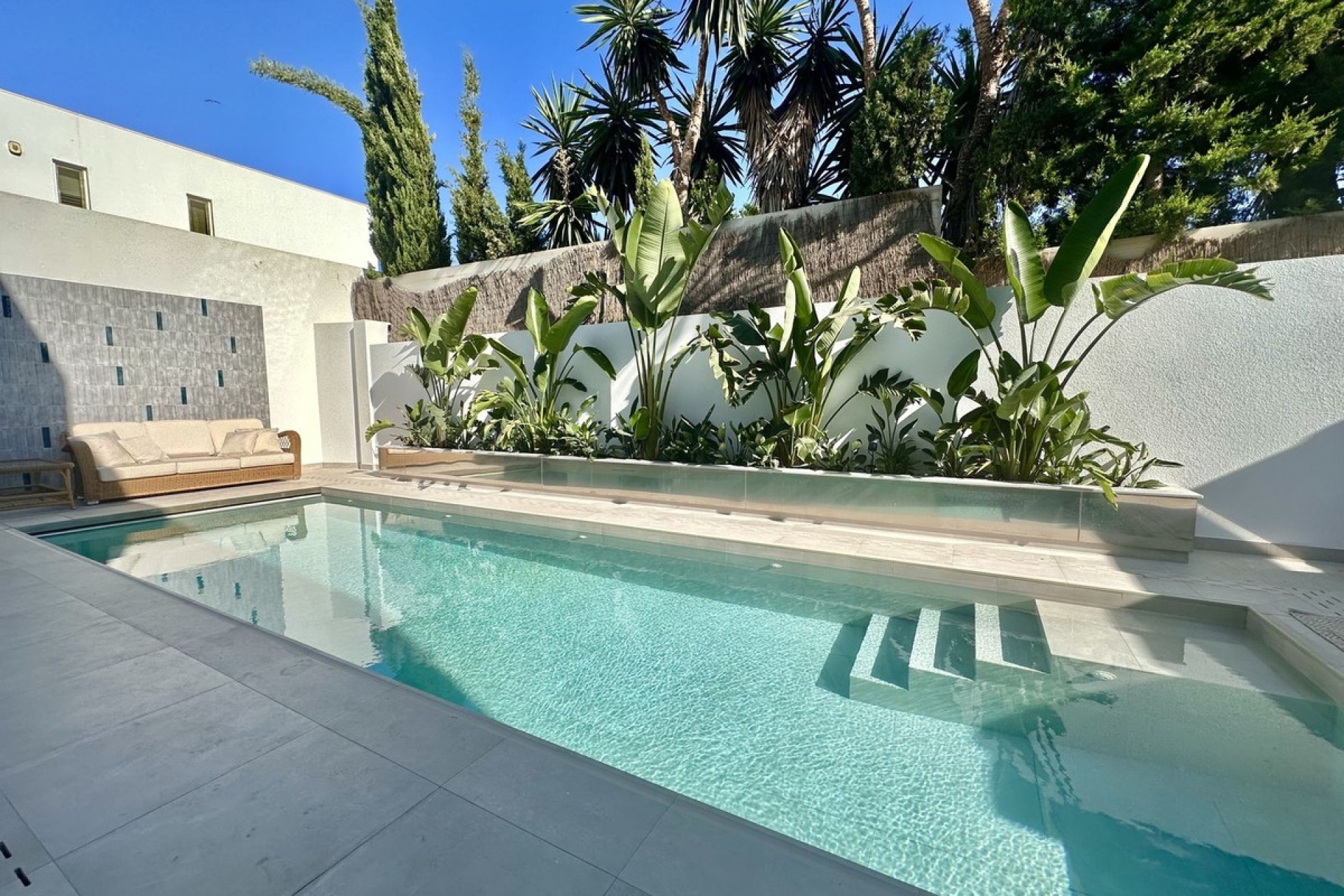 Resale - Villa - Marbella - Puerto Banús