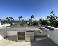 Resale - Villa - Marbella - Puerto Banús