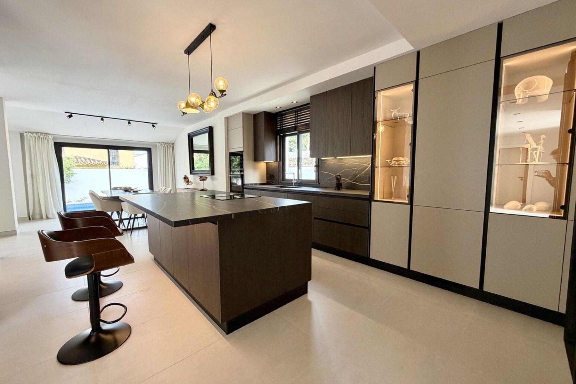 Resale - Villa - Marbella - Puerto Banús