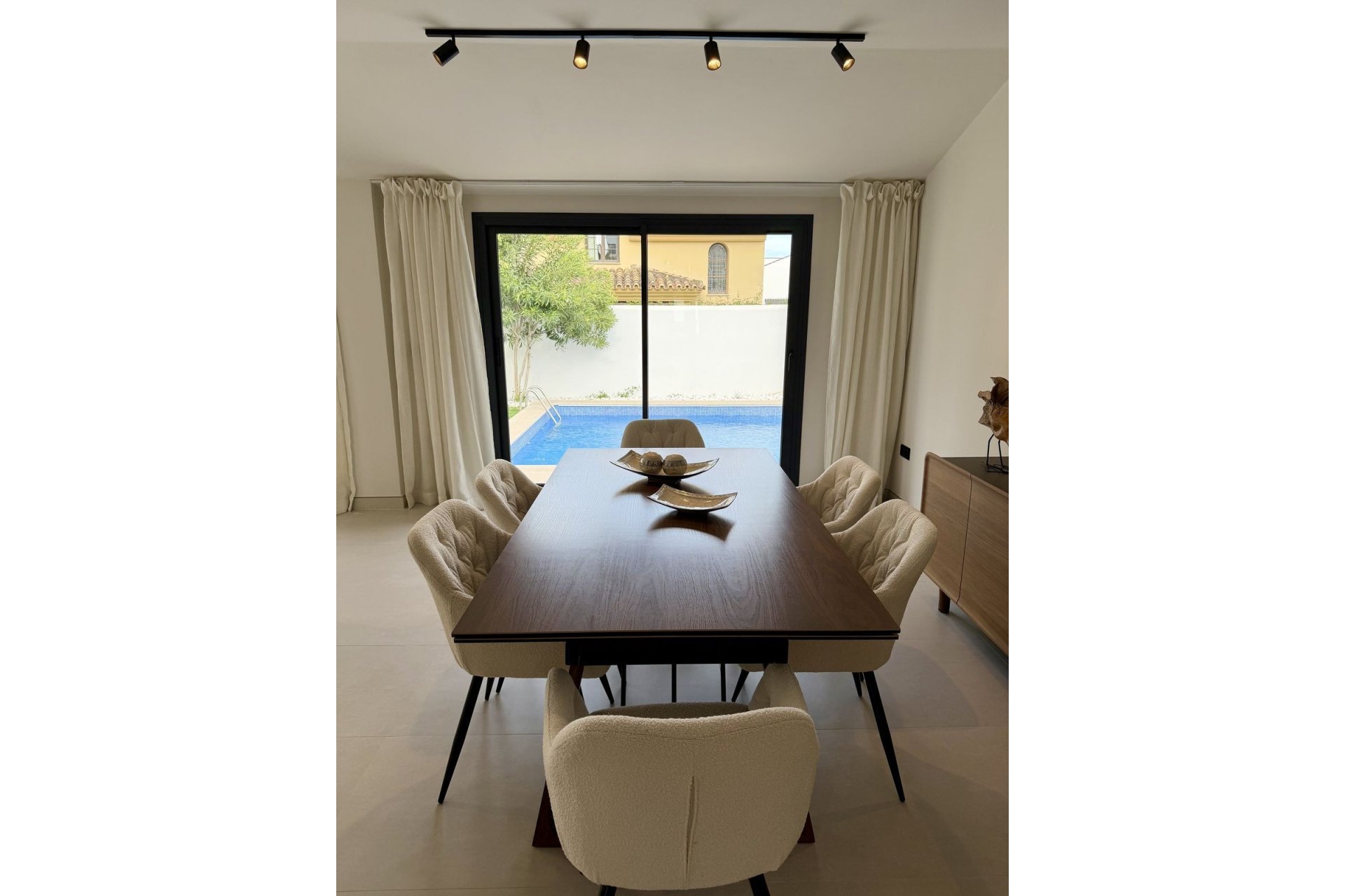 Resale - Villa - Marbella - Puerto Banús