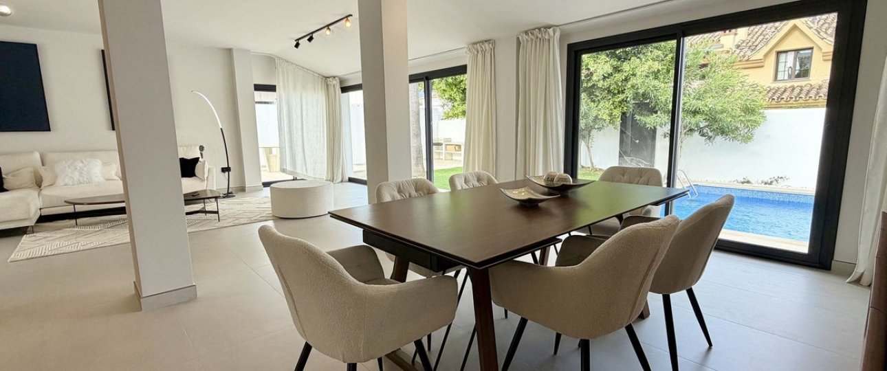 Resale - Villa - Marbella - Puerto Banús