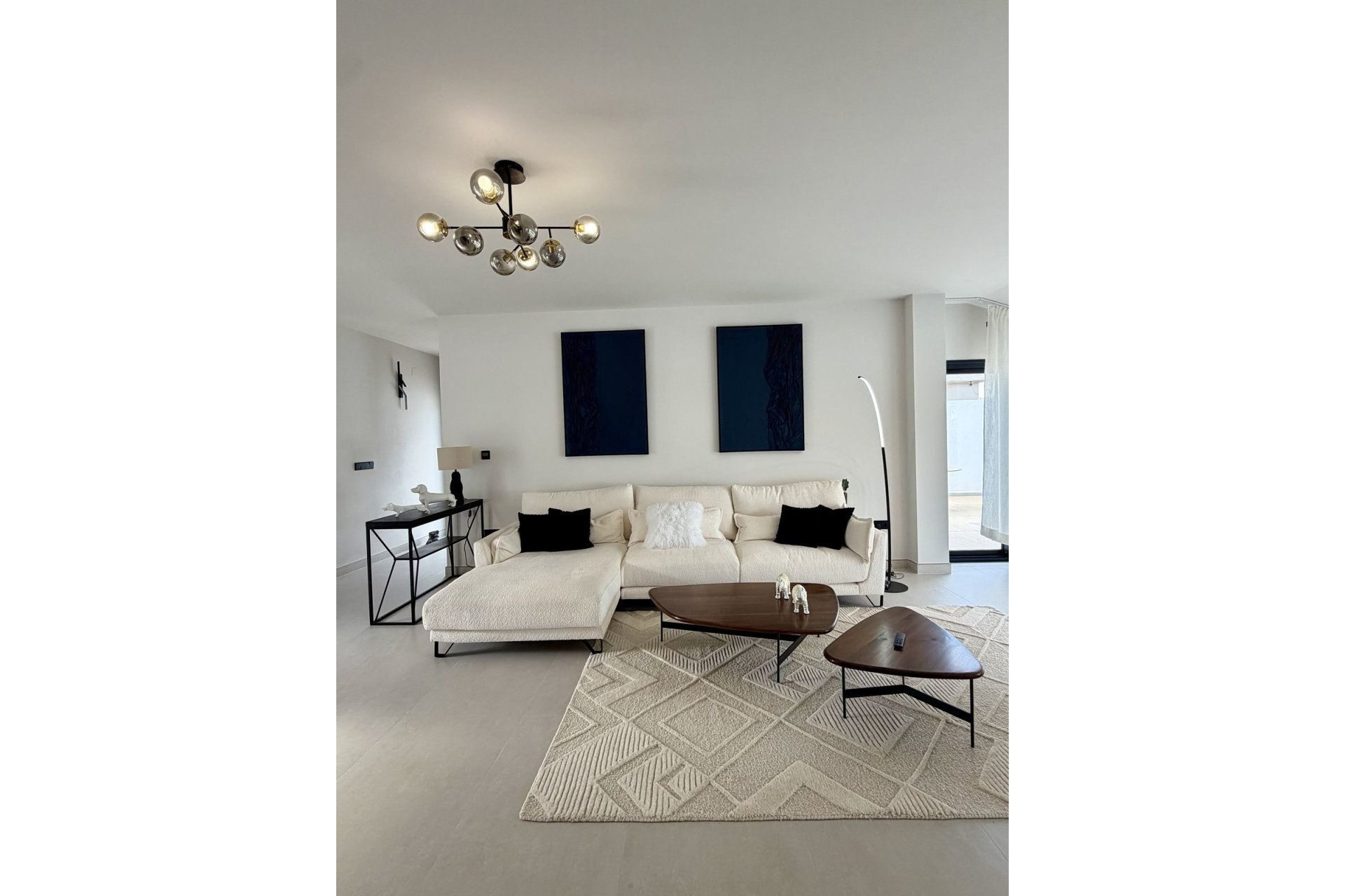 Resale - Villa - Marbella - Puerto Banús