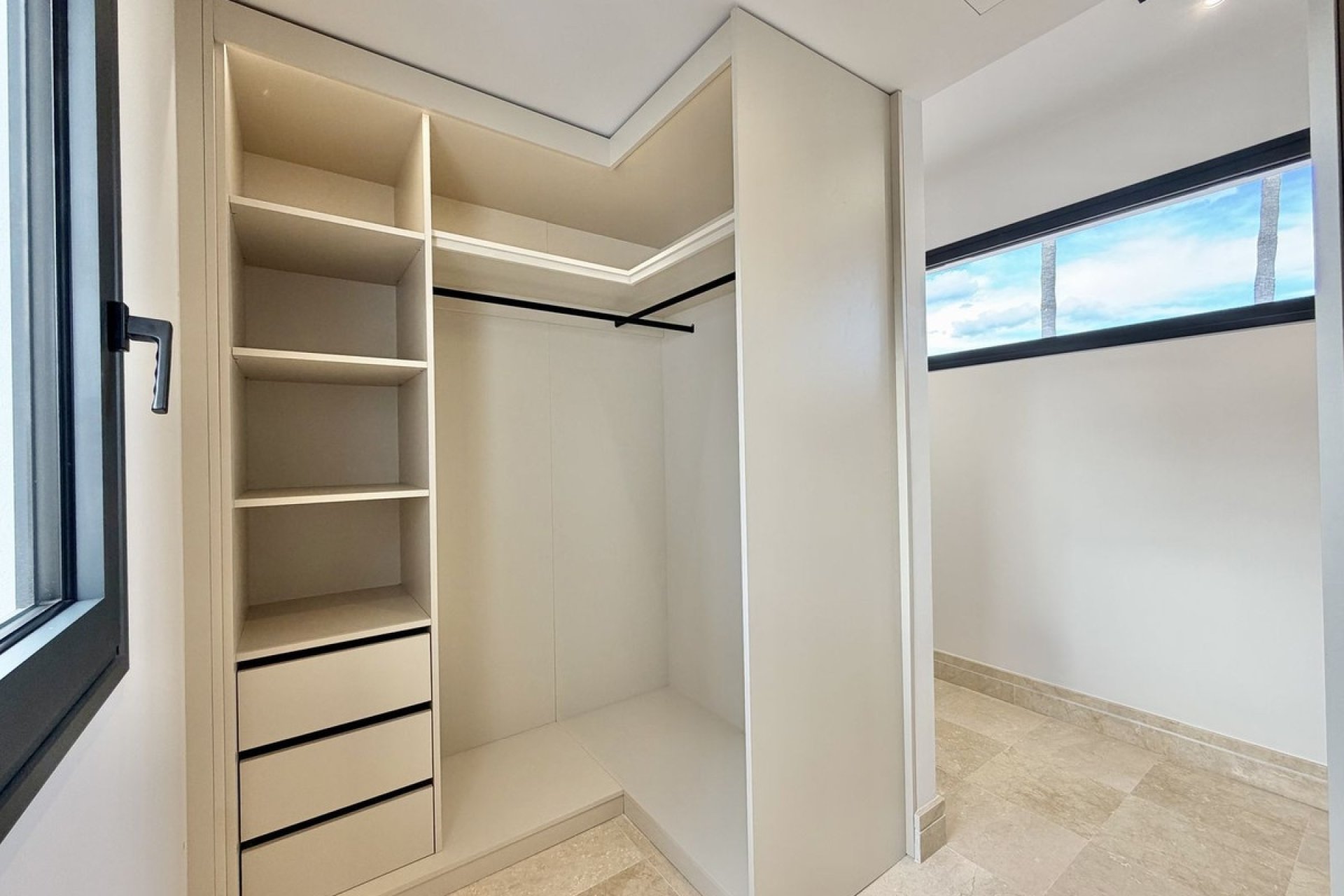 Resale - Villa - Marbella - Puerto Banús
