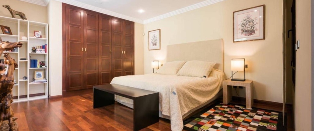 Resale - Villa - Marbella - Puerto Banús