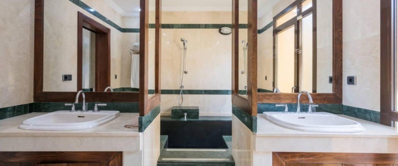 Resale - Villa - Marbella - Puerto Banús