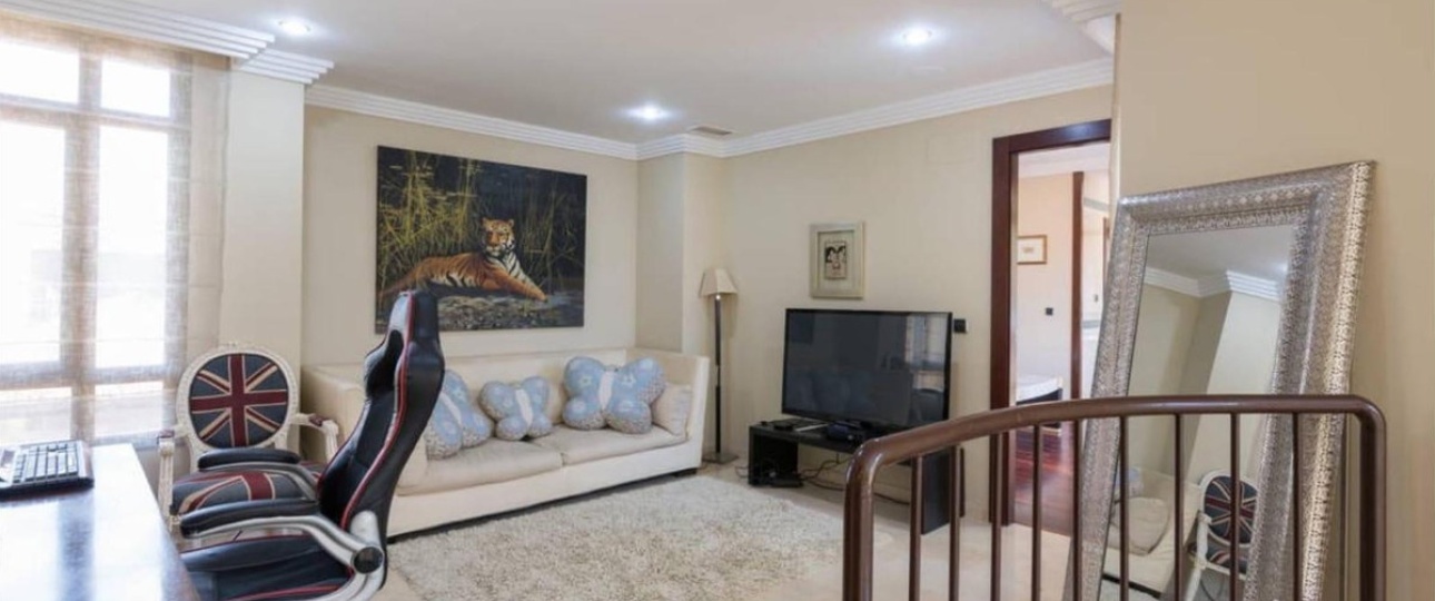 Resale - Villa - Marbella - Puerto Banús