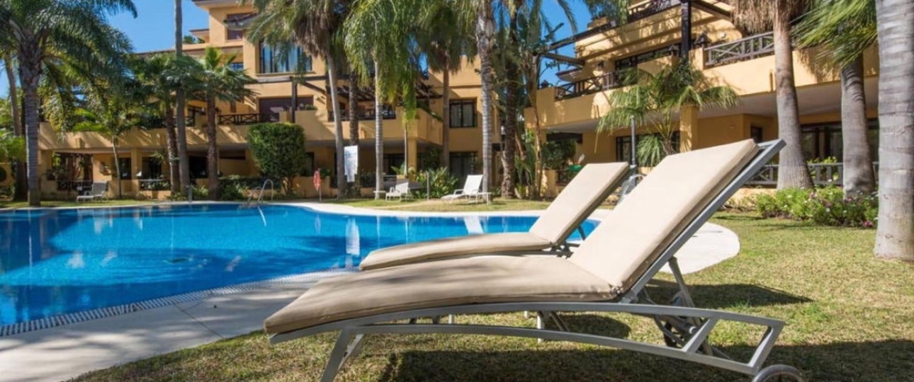 Resale - Villa - Marbella - Puerto Banús