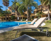Resale - Villa - Marbella - Puerto Banús
