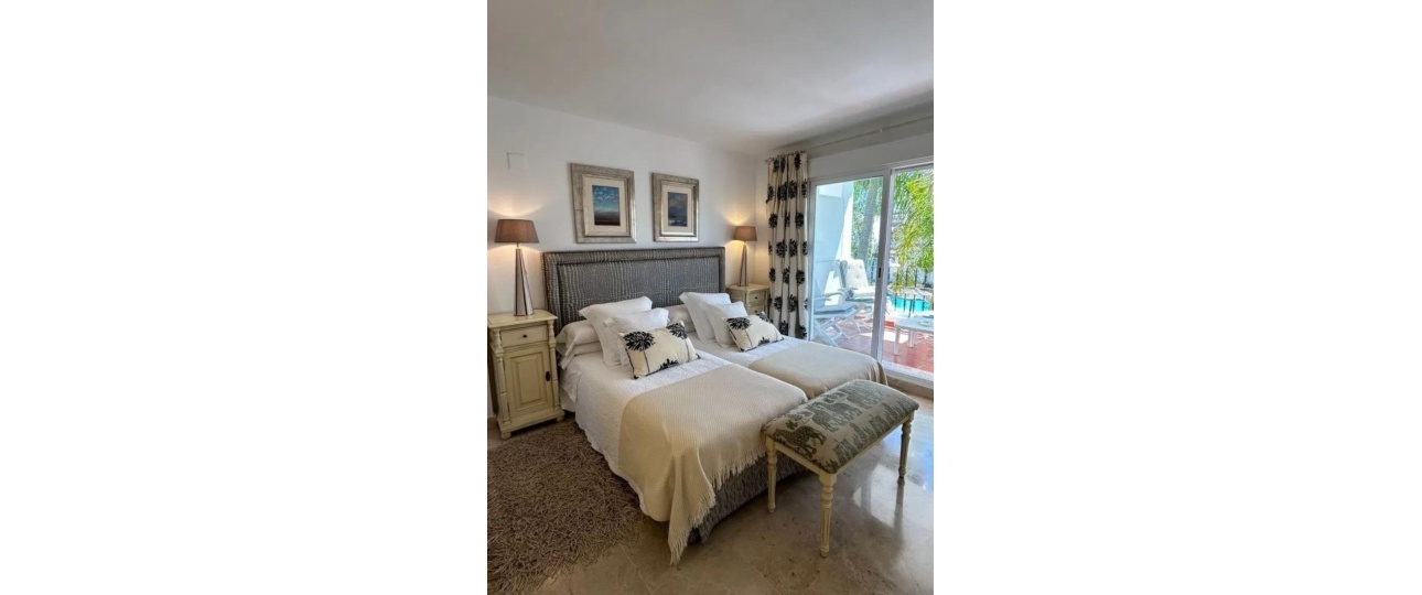 Resale - Villa - Marbella - Puerto Banús