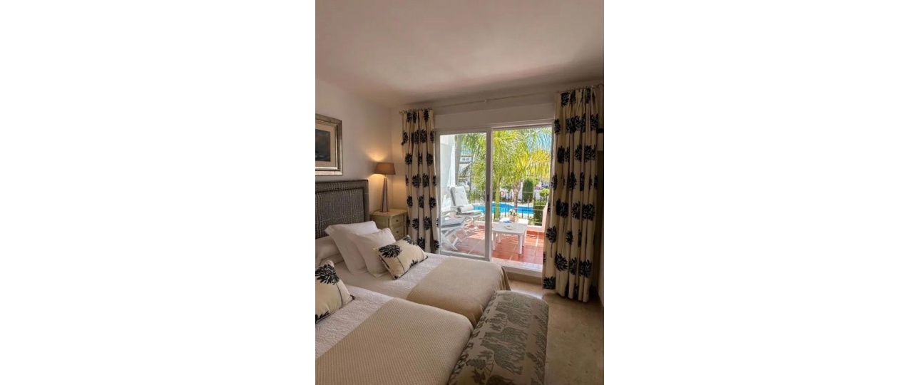 Resale - Villa - Marbella - Puerto Banús