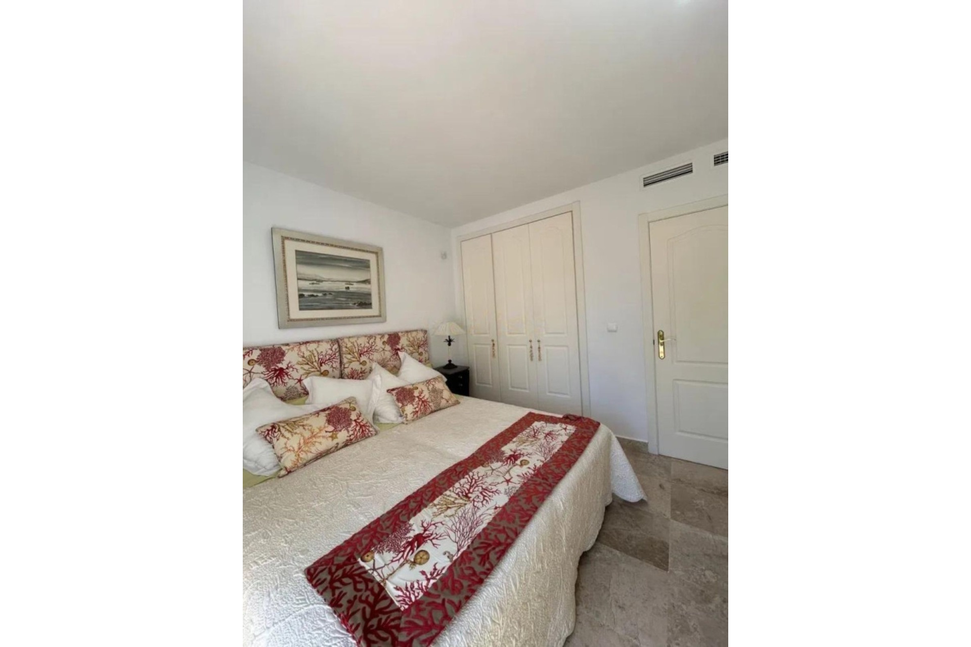 Resale - Villa - Marbella - Puerto Banús